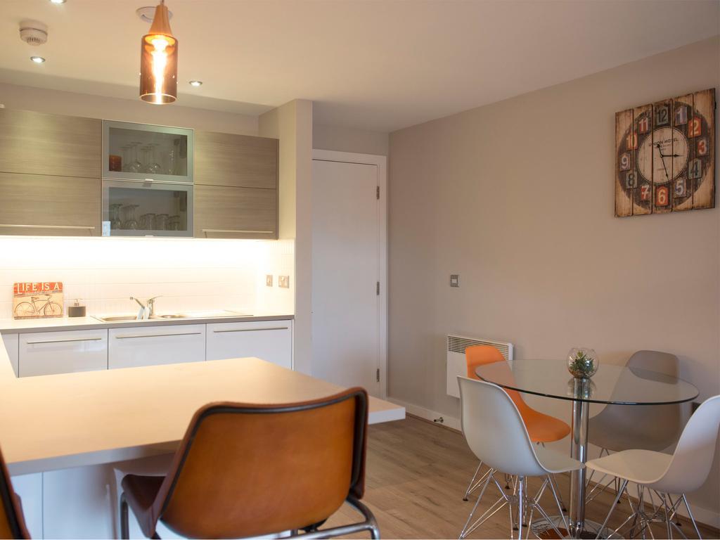 Lancaster City Apartment *